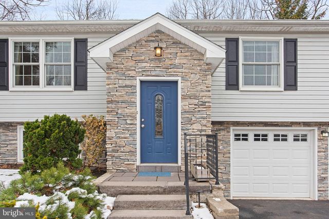 122 WAYNE DR, Harrisburg, PA 17112