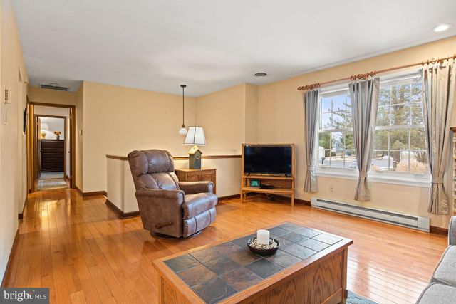 122 WAYNE DR, Harrisburg, PA 17112