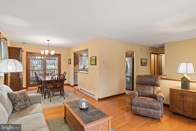 122 WAYNE DR, Harrisburg, PA 17112