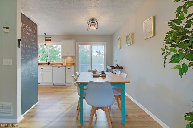 1222 Valley Drive, North Canton, OH 44720