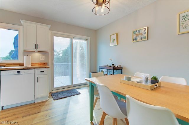 1222 Valley Drive, North Canton, OH 44720