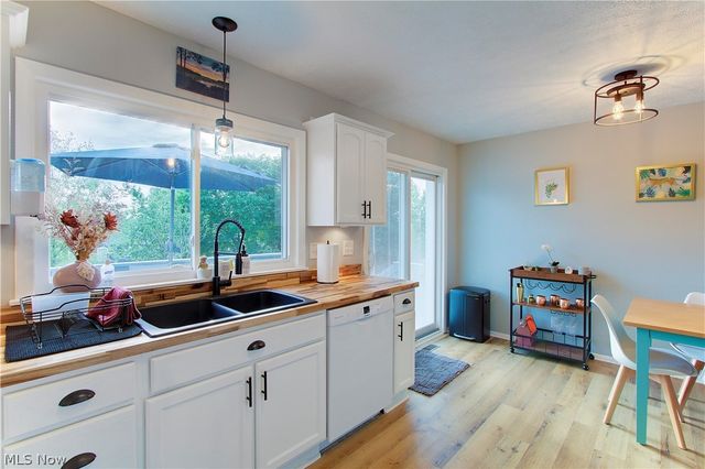 1222 Valley Drive, North Canton, OH 44720