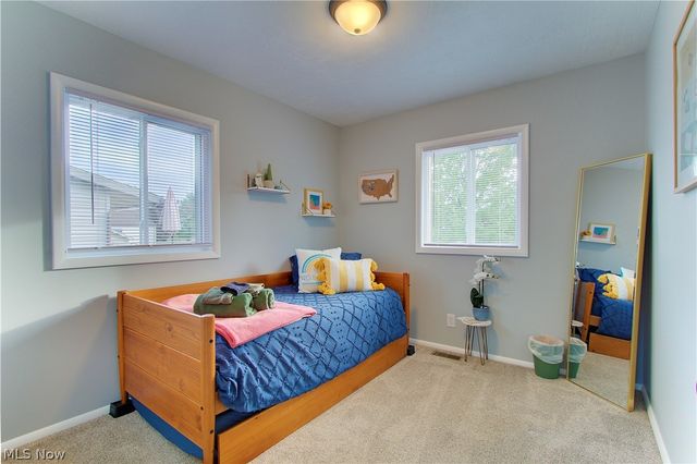 1222 Valley Drive, North Canton, OH 44720