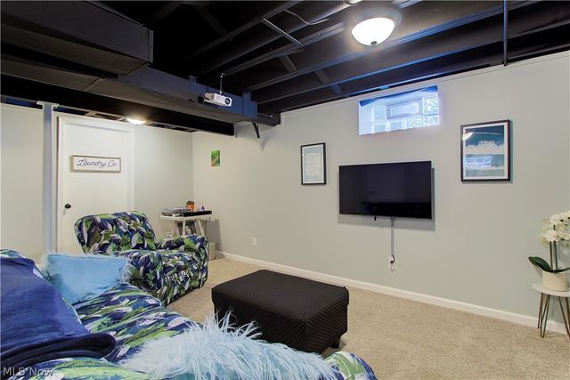 1222 Valley Drive, North Canton, OH 44720