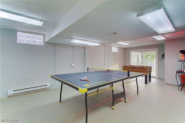 1222 Valley Drive, North Canton, OH 44720