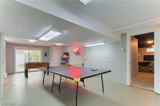 1222 Valley Drive, North Canton, OH 44720
