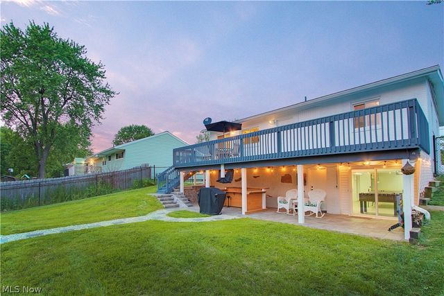 1222 Valley Drive, North Canton, OH 44720