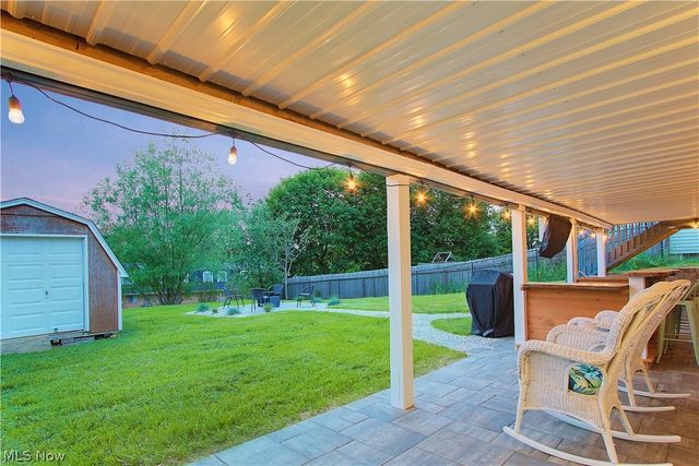 1222 Valley Drive, North Canton, OH 44720