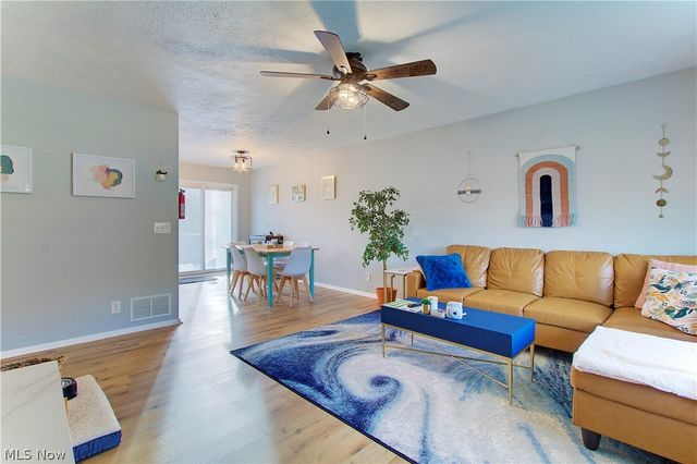 1222 Valley Drive, North Canton, OH 44720