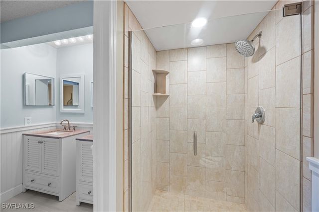 955 New Waterford DR D104, Naples, FL 34104