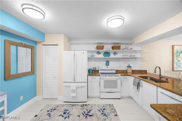 955 New Waterford DR D104, Naples, FL 34104