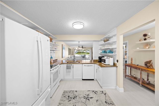 955 New Waterford DR D104, Naples, FL 34104