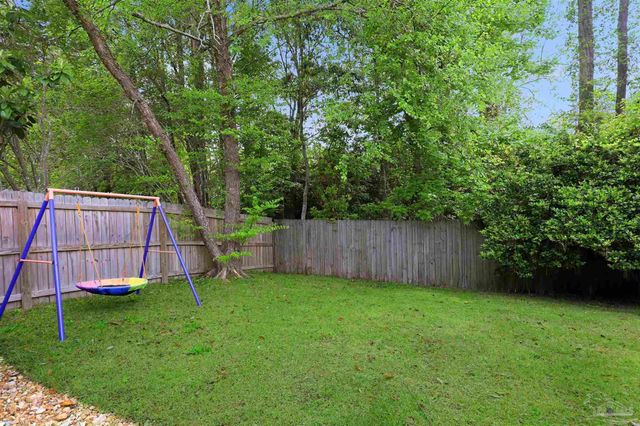 7878 Lola Cir, Navarre, FL 32566