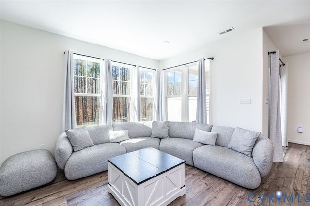 18521 Palisades Rdg, Moseley, VA 23120