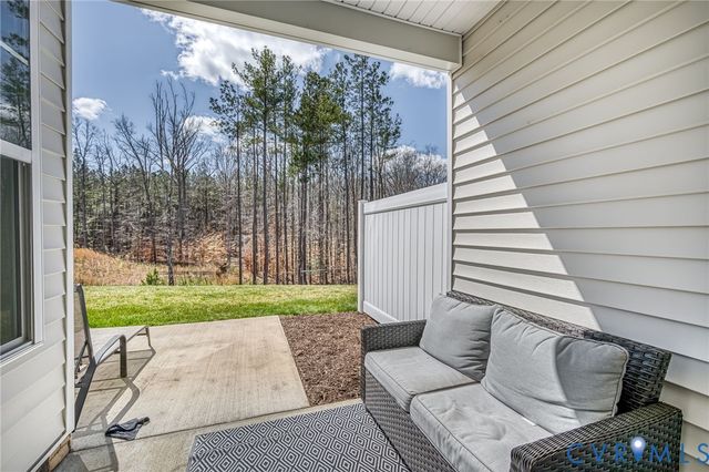 18521 Palisades Rdg, Moseley, VA 23120