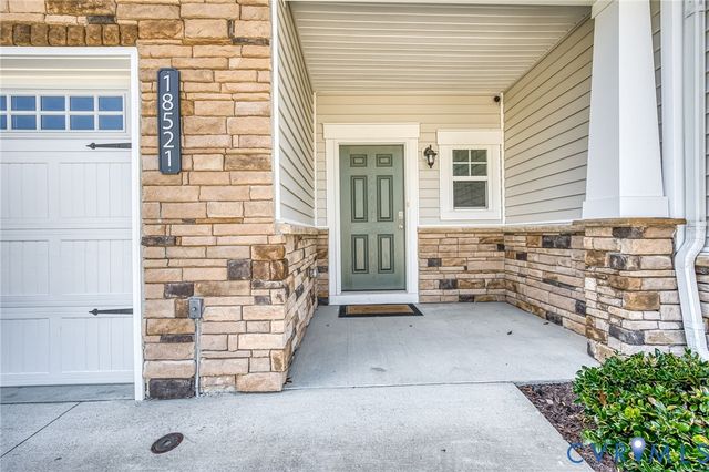 18521 Palisades Rdg, Moseley, VA 23120