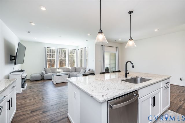 18521 Palisades Rdg, Moseley, VA 23120