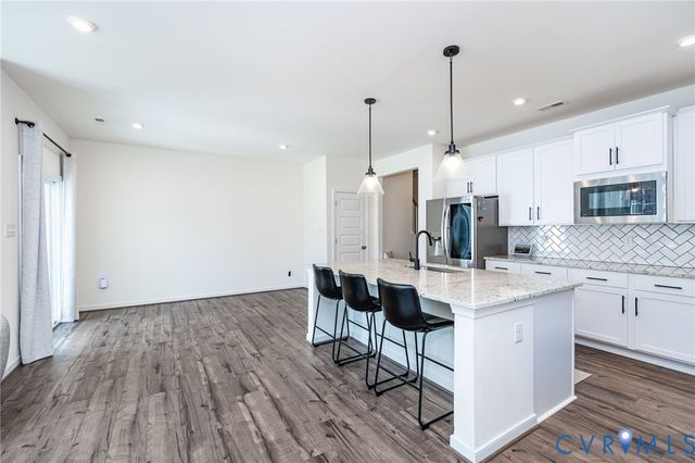 18521 Palisades Rdg, Moseley, VA 23120