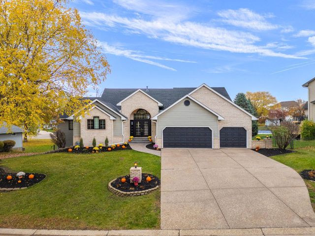 1162 Lakewood Drive S, Maplewood, MN 55119