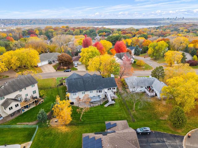 1162 Lakewood Drive S, Maplewood, MN 55119