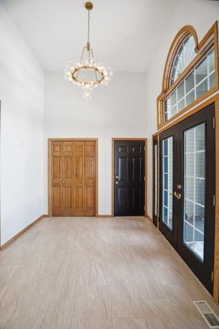 1162 Lakewood Drive S, Maplewood, MN 55119