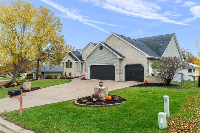 1162 Lakewood Drive S, Maplewood, MN 55119