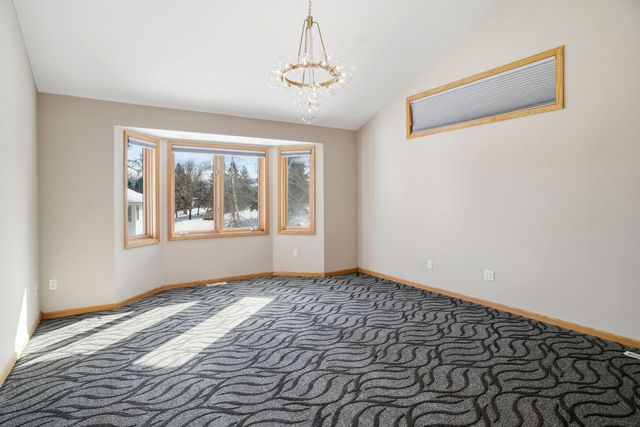 1162 Lakewood Drive S, Maplewood, MN 55119