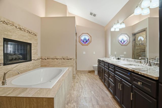 1162 Lakewood Drive S, Maplewood, MN 55119