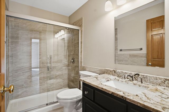 1162 Lakewood Drive S, Maplewood, MN 55119