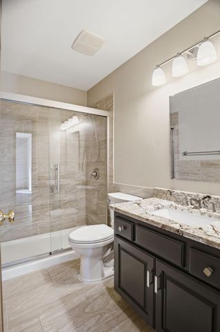 1162 Lakewood Drive S, Maplewood, MN 55119