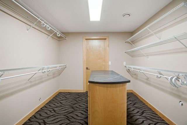 1162 Lakewood Drive S, Maplewood, MN 55119