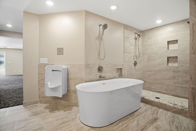 1162 Lakewood Drive S, Maplewood, MN 55119