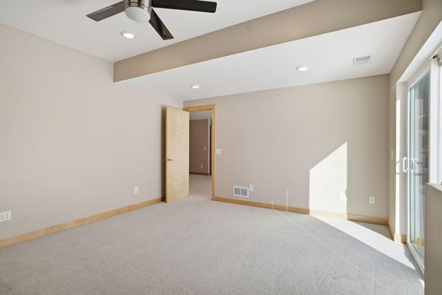 1162 Lakewood Drive S, Maplewood, MN 55119