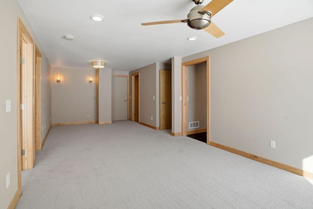 1162 Lakewood Drive S, Maplewood, MN 55119