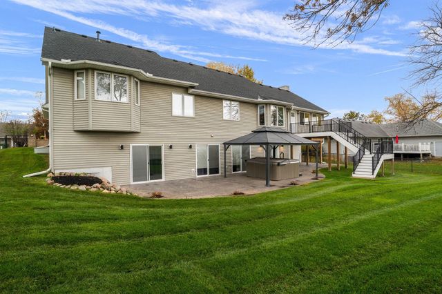 1162 Lakewood Drive S, Maplewood, MN 55119