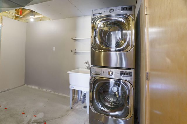 1162 Lakewood Drive S, Maplewood, MN 55119