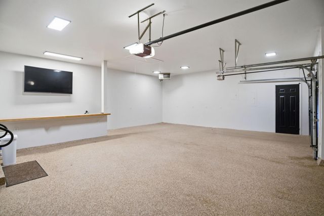 1162 Lakewood Drive S, Maplewood, MN 55119