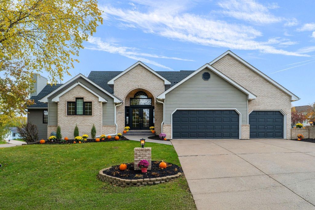1162 Lakewood Drive S, Maplewood, MN 55119 — photo 2