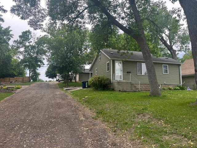 903 N Aurdal Avenue, Fergus Falls, MN 56537