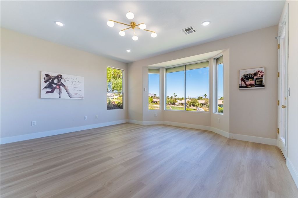 Image 14 of property listing at 10584 Abisso Drive, Las Vegas, NV 89135