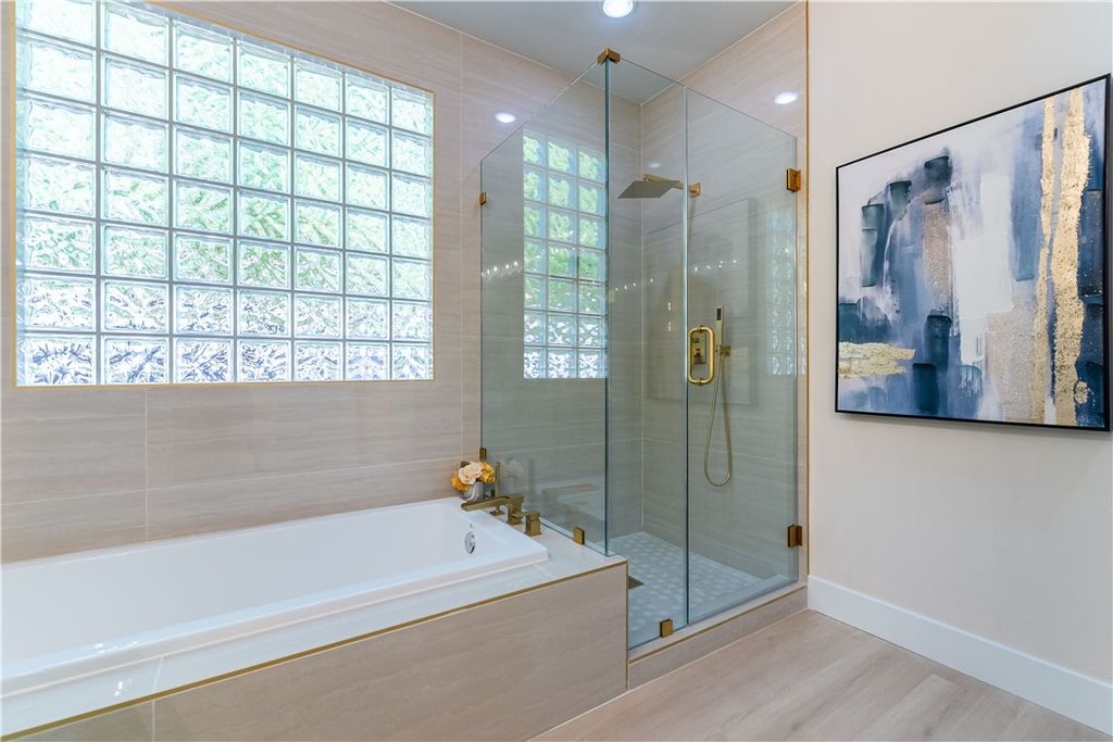 Image 16 of property listing at 10584 Abisso Drive, Las Vegas, NV 89135