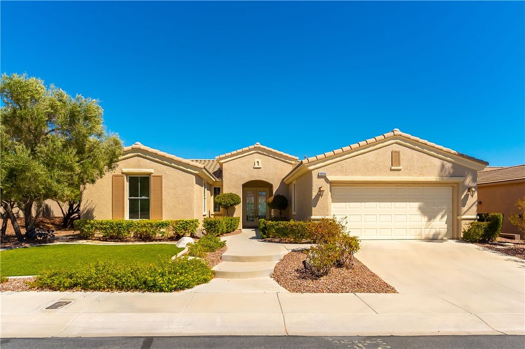 Image 2 of property listing at 10584 Abisso Drive, Las Vegas, NV 89135
