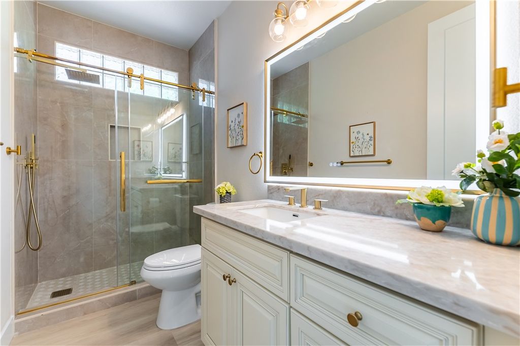Image 22 of property listing at 10584 Abisso Drive, Las Vegas, NV 89135