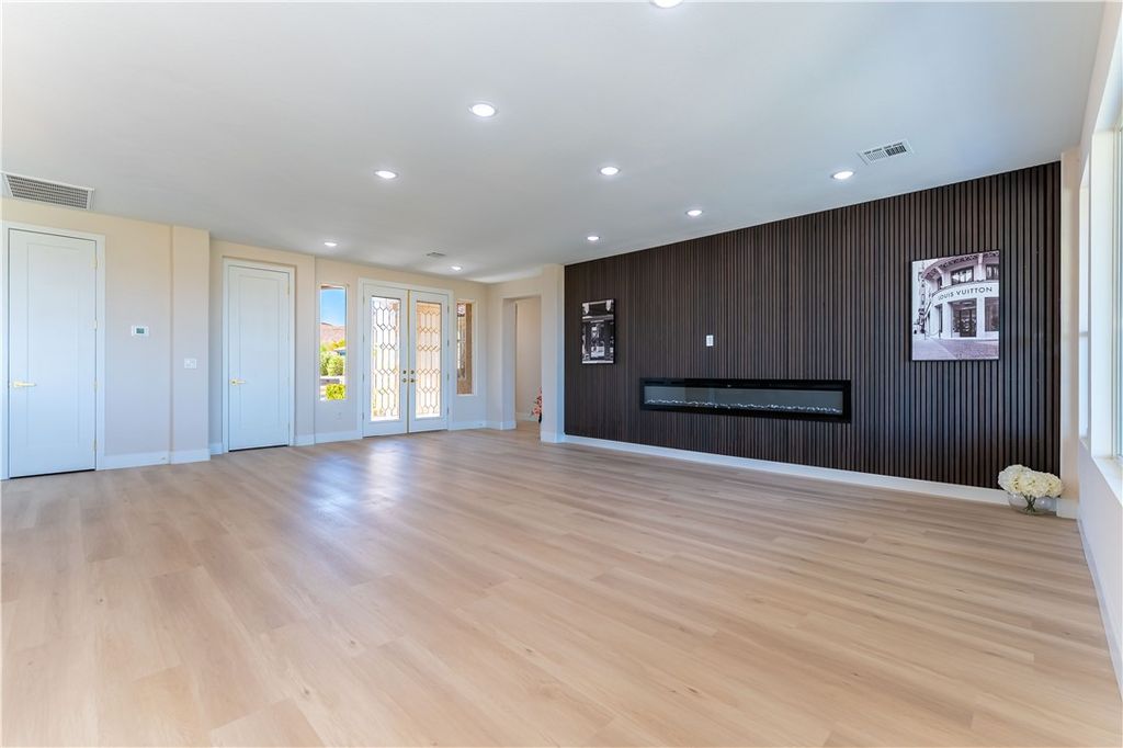Image 6 of property listing at 10584 Abisso Drive, Las Vegas, NV 89135