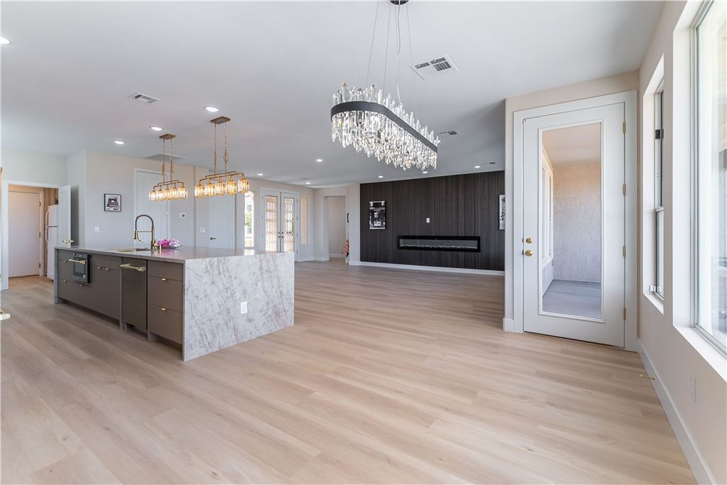 Image 9 of property listing at 10584 Abisso Drive, Las Vegas, NV 89135