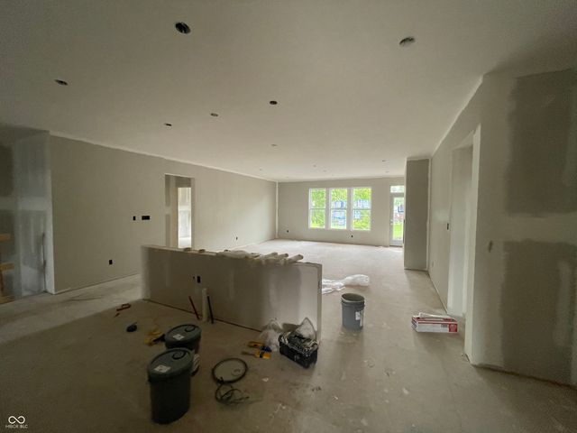 9570 Hemingway Drive, Indianapolis, IN 46239
