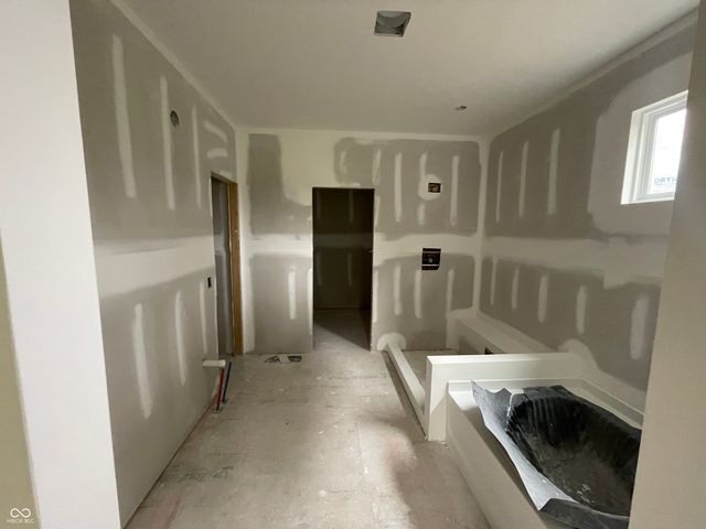 9570 Hemingway Drive, Indianapolis, IN 46239
