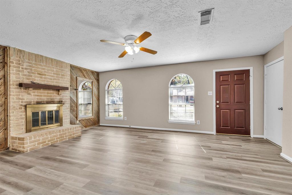 4627 Hickorygate Drive, Spring, TX 77373