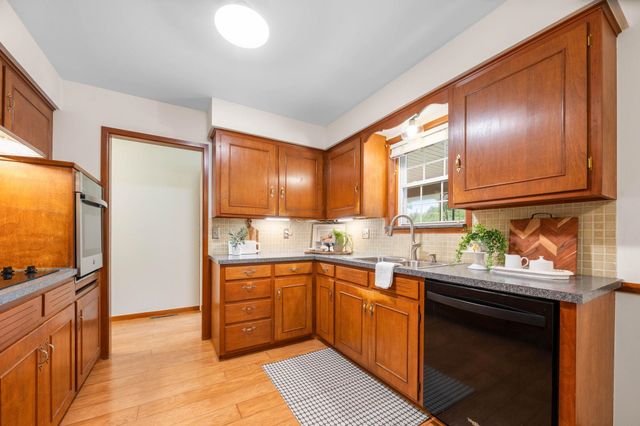 1112 N Westfield Ave, Wichita, KS 67212