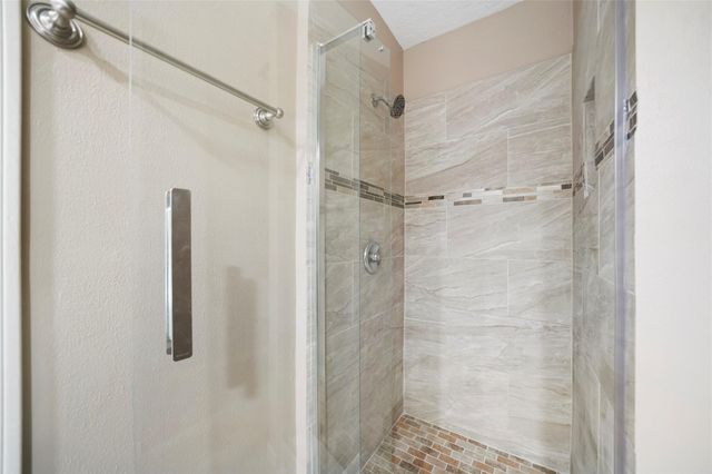 5939 Woodway Place Court, Houston, TX 77057